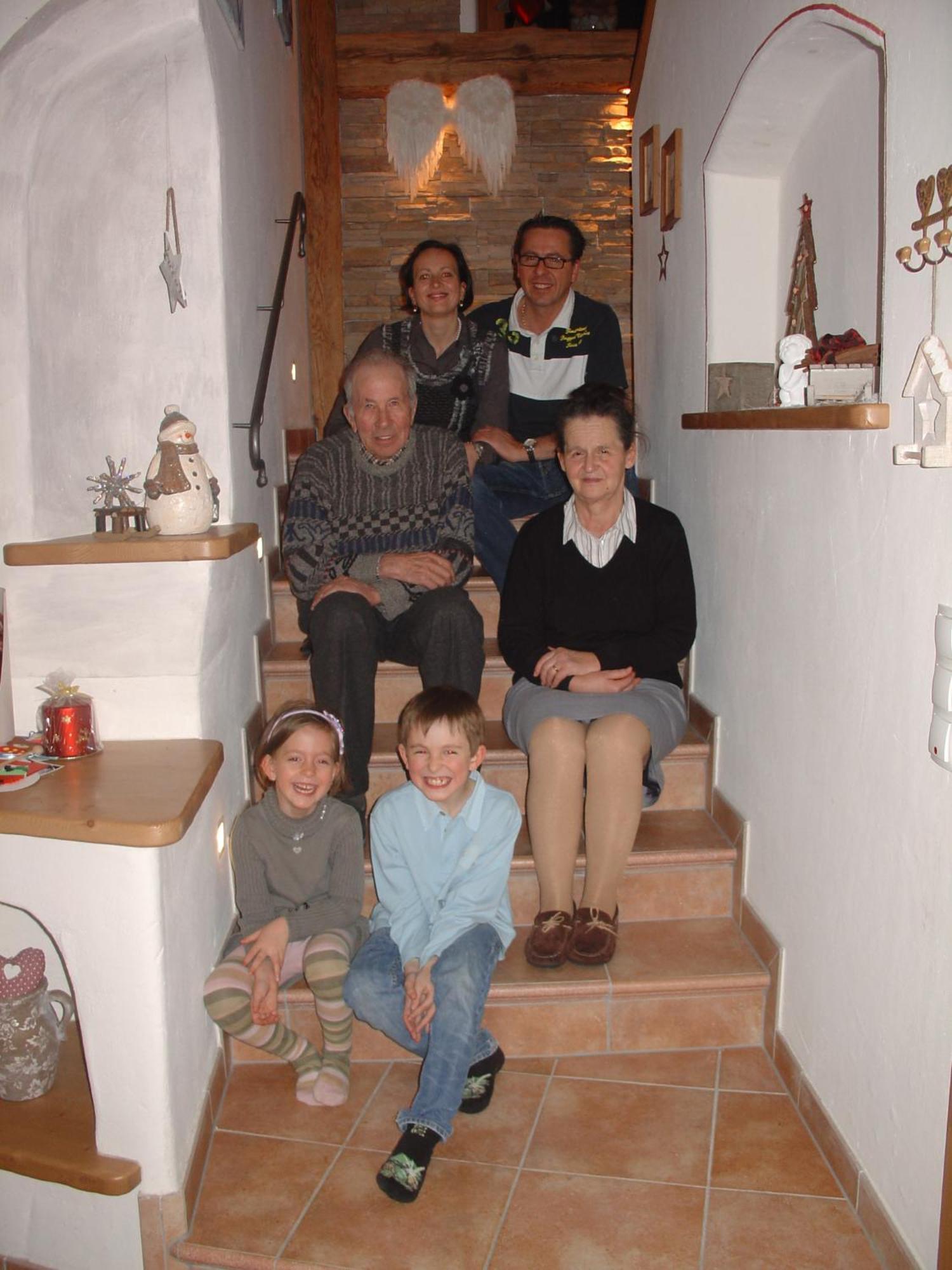 מלון ניוסטיפט אים סטובאיטל Haus Fernblick מראה חיצוני תמונה